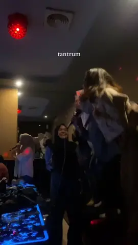 Bukan lipsync yaa ini asli suara isi hati mereka😭😭🤣 #bestie #karaoke #karaokewithbestie 