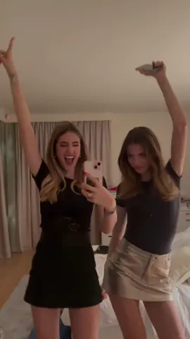 @𝐽 👯‍♀️