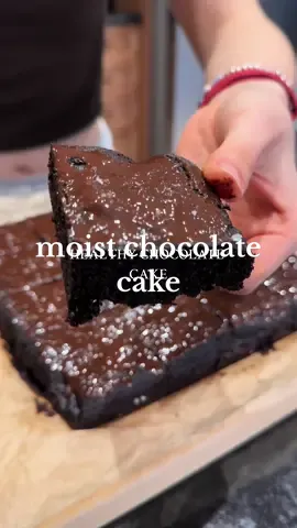 moist chocolate cake🍫🎂✨ my mouth is currently covered in chocolate🤭 link is in my bio if you’re interested in @goodprotein !! #FoodTikTok #CookingTikTok #Recipe #chocolate #chocolatecake #healthyrecipes #healthycake #gooey #fudgy #brownies #chocolatebar 