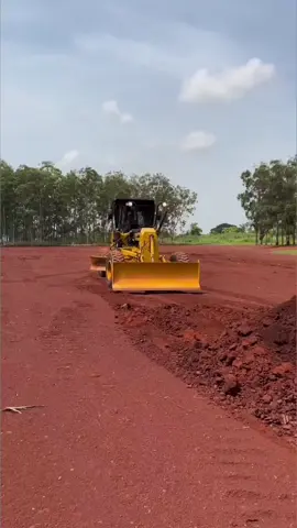 Motoniveladora Caterpillar 120 com traçao nas 6 rodas (AWD) e lâmina frontal  Vídeo por: @legado_amarelo  #vidadepatroleiro #patroleiro  #motograder #graders #construction  #motoniveladora #machinesheavy #explore #explorar  #maquinaspesadas #patrol #cat #caterpillar #catconstructionequipment #catconstruction #legadoamarelo #yellowlegacy #caterpila120awd #motonivadoracaterpillar120awd 