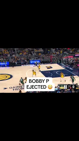 Full sequence between Bucks and Pacers after Bobby Portis’ hard foul. 👀 #NBA #nbaplayoffs #bucks #pacers 