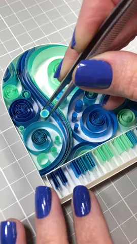 Go follow me on Instagram #paperartist #paperart #quilling #masterclass #clasesdequilling #piano 