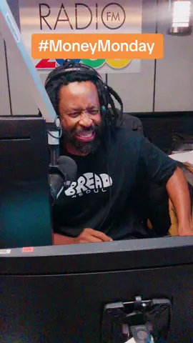 #MoneyMonday on the #NoNameBreakfastShow:  Would you take out a loan on behalf of someone else? #SAMA28 @Radio2000_ZA 
