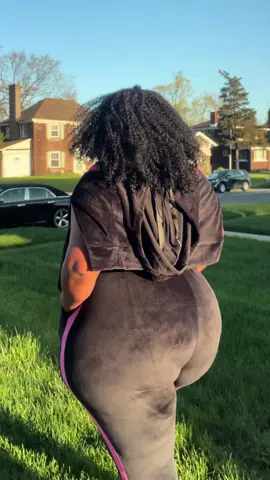 Its giving EVERYTHING in this iShopGrady jogger suit💯 #tiktokusa #tiktokbotswana #trending #fyp #viral #plussize #curvy 