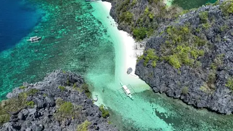 Elnido Island hopping #DroneRental #elnidopalawanphilippines #IslandhopingElnido #dronevideography #dronephotographyelnido 