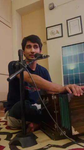 ان کا ہی تصور ہے محفل  ہو  کہ  تنہائی۔۔ سمجھے کوئی دیوانہ جانے کوئی سودائی۔۔ #mohsinfiaz #trending #foryou 