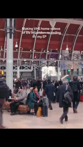 Pumped to start a series of these vlogs now (if you wanna see more chuck us a follow) #musicianlife #londonvlog #Vlog #vhsedits #homevideo #londonlife #friendship #musician @Jacob @dillonnotdylan @ellisha the pmdd girlie🫶 @Cloe @Liv Darcey 