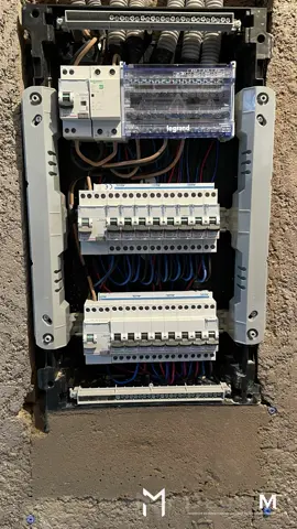 #CapCut #الشعب_الصيني_ماله_حل😂😂 #electrician #legrand  @DeuxM Deco  @DeuxM Deco @mounaimmalki1997 #placoplatre #algeria 