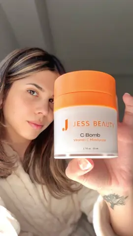 Vitamina C de @Jess Beauty forma parte de mi rutina de skincare de la mañana! ✨ Desde la primera aplicacion pude notar mi piel super radiante y humectada ✨#jessbeautybrand #jessbeauty #skincareroutine #skincaremorning 
