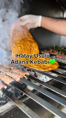 📌Zafer Sanayi’de Hatay Usulü kıyma kebap yapan mekan; Ver Bi Dürüm ✅ ekmeğin çıtırlığı,kebabın lezzeti çok iyi,kuzu etinden 👍👍 📌Sabah 11’de açılıyor, gece 2’ye kadar hizmet veriyor.Kebap harici kuzu ciğer,tavuk ve inegöl köfte dürümleri de yapıyor.Fiyatlar uygun👍Adana dürüm 125₺ #hatayusulü #adanakebap #sokaklezzetleri #adanakebap #kuzu 