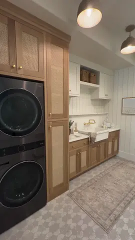 Give me all the laundry to do in this exquisite laundry room!  Do you do all your laundry on one day? One load a day? Or just whenever you get to it?  #homielovin  #homieinspo  #interiordesign  #laundry  #laundryroomideas  #interiordesign