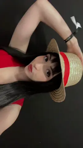 luffy trynna recrute people to his crew #cosplayer #cosplaygirl #onepiece #onepiece #onepieceanime #onepieceluffy #luffy #luffyonepiece #luffycosplay #luffygenderbend 