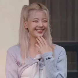 Look at her warm smile...  How many months has it been? Hasn't it been a long time...  Missing her so badly, right? But we're still waiting here (◜◡◝) #lia #liaitzy #choijisu #itzy #Sepienite 