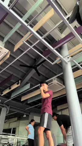 weeks of practice can finally do a muscle up #fyp #gym #GymTok 