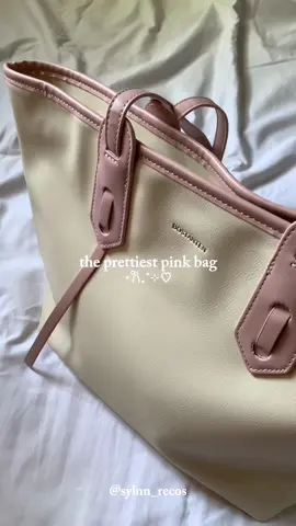 SO INLOVE WITH THIS PINK BAG!! its giving coquette but minimalist 🎀 @Bostanten  #fyp #foryou #bostanten #bostantenbag #universitybag #collegebag #minimalistbag #handbag #bagcollection #shoulderbags #cleangirl #cleangirlaesthetic #pinkbag #pinkgirl #pinkaesthetic #coquette #coquetteaesthetic #collegebagideas #collegemusthaves 