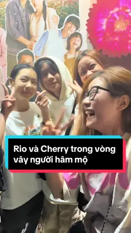 Rio và Cherry trong vòng vây người hâm mộ Các phụ huynh yên tâm là bé dưới 13 tuổi vẫn xem được khi có người giám hộ đi cùng vì phim được phân loại nhãn K nha 🥰 Hẹn gặp lại cả nhà nhé!!! #LatMat7 #MotDieuUoc #LyHaiProduction #LyHaiMinhHa #tiktokgiaitri #tiktoksoiphim 