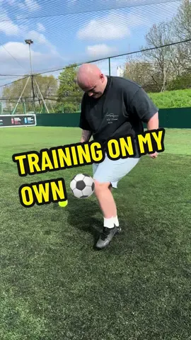Back to training on my own. See what i can cook up. I hope you enjoy it👌🏼 #footballtraining #footballskills #footballdrills #footballedits #footballtiktok #footballtutorial #footballtips #fyp #foryou 