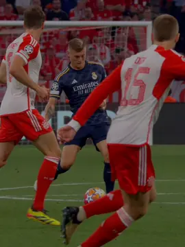 WHAT AN ASSIST #realmadrid #tonikroos #vinijr #bayernmunich 