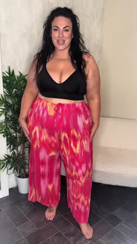 Summer sorted with these trousers from @TheChicHero  Linked ❤️ . . #tiktokshop #fyp #foryoupage #shopping #haul #thechichero #plussize #plussizefashion #plussizeedition #fashion #Summer #tiktokmademebuyit #tiktokmademedoit #new #inclusivefashion #summerstyle #foryourpage 