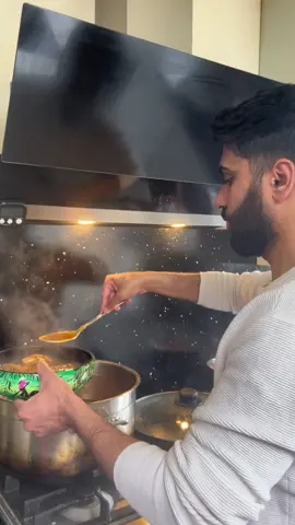 Subscribe my youtube channel ahmedhabibcooking. Full recipe is on my instagram @ahmedhabib_1996 . #foryou #foryoupage #foryourecipe #cookingwithme #Foodie #ahmedscooking #uk #desifood #london #foodlovers #beefpaye #payerecipe #desifood #pakistanifood #indianfood #ahmedscooking #FoodLover #barypaye 