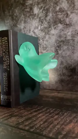 Check out these adorable book ends made by @saintmondays! These ghastly ghouls were cast using Smooth-Cast™ 57D and 326 urethane resins for different visual effects! Head to smooth-on.com to learn more about our Smooth-Cast™ series resins! #smoothon #smoothonproducts #moldmaking #casting #makeitnow #materialsformakingthings #bookends #ghosts #cute #spooky #halloween