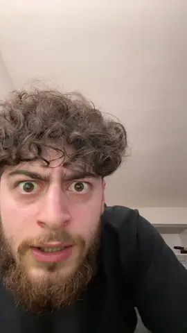 Pov: on a tirer sur mon petit frere et je reagis a la nouvelle je suis enerve et jaimerais retrouver celui qui a fait ca 