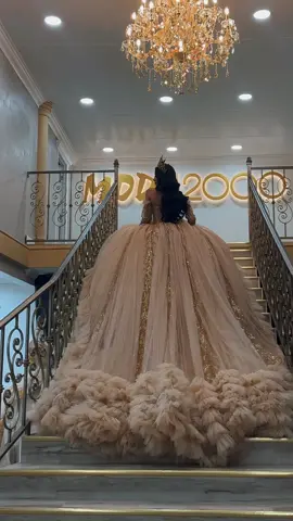 Comment what color you’d wear this in!✨💫 #Moda2000 #quinceañera #quince #golddress #quincedress 