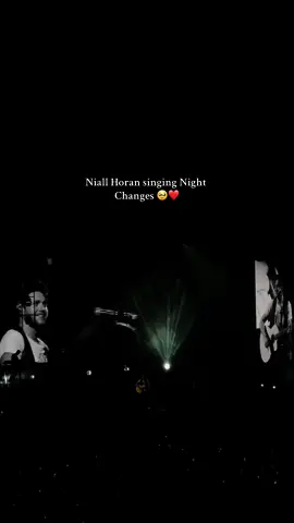 cue the waterworks 🥹 this is healing my inner child #niallhoran #theshow #theshowliveontour2024 #concerts #onedirection #1D #sydney @Niall Horan @Qudos Bank Arena 