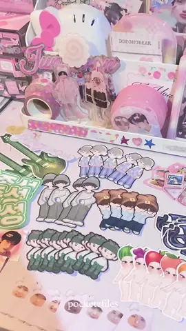 these stickers are so cuteeee 🥹💘