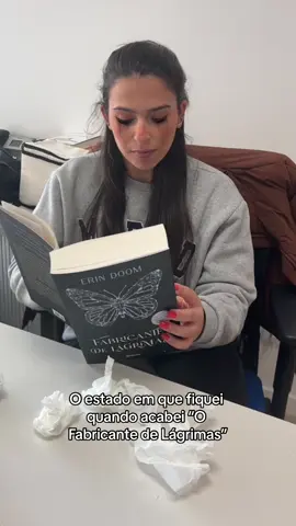 Quem chorou no fim deste livro? Acusem-se nos comentários 🙋🏻‍♀️  #romance #darkromance #BookTok #booktokportugal #livros #livrosderomance #fabricadelagrimas #erindoom #enemiestolovers #bestseller #netflix @erindoom_official 