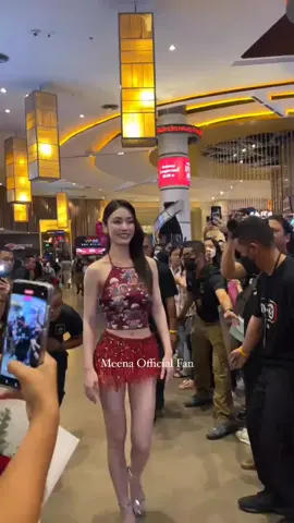 Waaahhhh she's so stunning 🥹🤍🤍 #meenaxrina #meenarina #มีนา #มีนาริณา #มีนาริณาฉัตรอมรชัย #มีนเบ้บ #meenbabe #mgt2023 #fyp #fypシ 