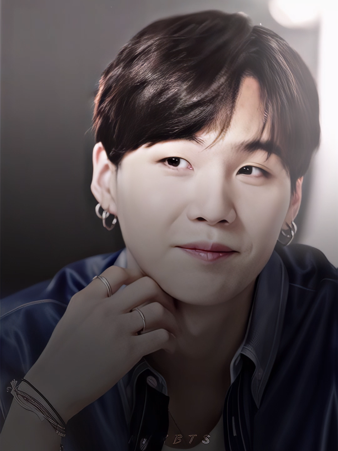 HE'S SO FINE LIKE BRO LOOK AT HIM  [7/7] DT: @_gojo.am_ @sa7ae._ @.taykotae @vinexme @aj_thv  #suga #sugaedits #yoongiedit #aftereffects #velocity #velocityedit #kpopedit #btsedit #agustd #btsxbaskinrobbins #minyoongi #bts #fypシ゚ #trending #trend