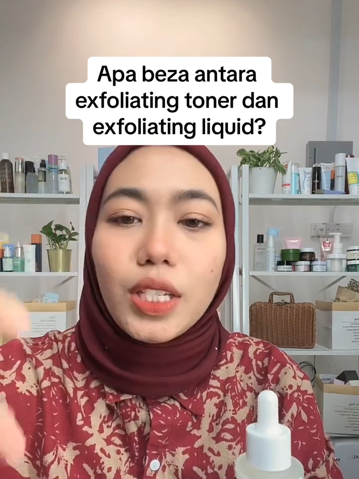 #pendidikankulit ✨Siapa kat sini masih confius apa beza exfoliating-exfoliating produk yg terdapat dlm pasaran skincare? Rujuk penjelasan #cikciraa dlm video ni supaya korg lebih jelas apa perbezaannya secara spesifik dan korg tak silap lagi pakai or expect mcm mana produk tu function okehh 😘#cikciraa #acneproneskin#sensitiveskin #breakoutskin#clearskin#skincaremalaysia#masalahjerawat #kulitbreakout #carabinarutin#exfoliatingtoner#exfoliatingproducts