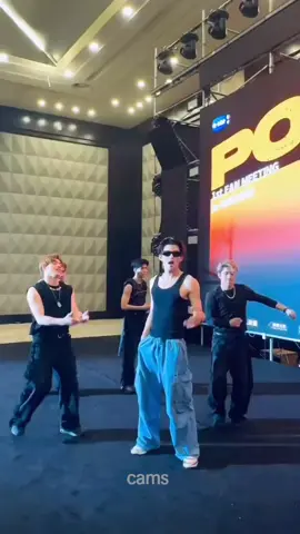 behind the scene of Pond 'Hit Me Up Challenge' 🔥🤟🛐 #ppnaravit #pondnaravit #hitmeup #fyp 