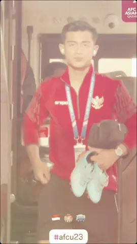 #CapCut  bojone zizah nggak ada obat🌷@azizahsalshaa @pratamaa_arhann  cr:afcu23, bismillah jum'at berkah🤲😭#fypシ #timnasindonesia 