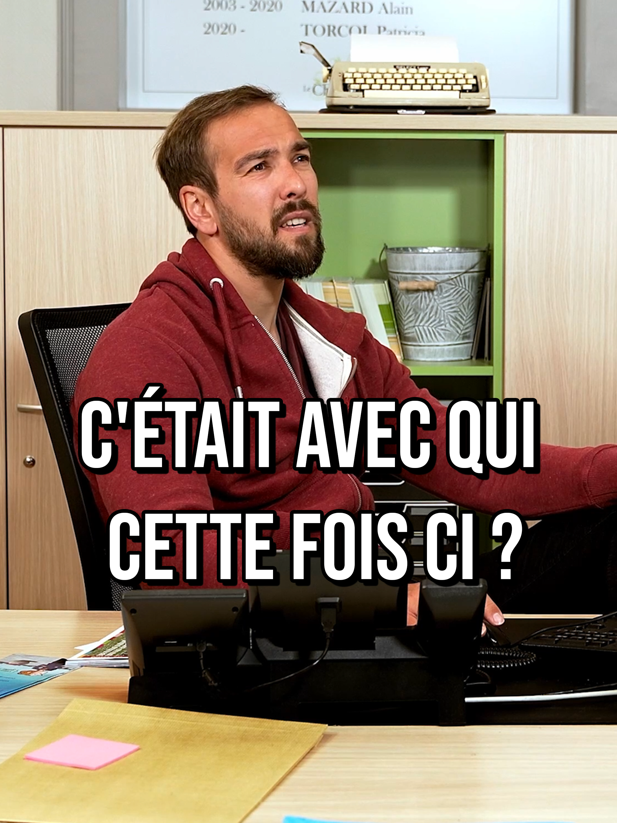 C'était avec qui cette fois ci ? les joies de la mairie ... toute la vidéo sur youtube Avec @juliensantini #Marie #humour