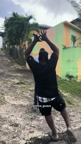 Nuh trouble wah nuh trouble you🤣 w\\ @JOE SKITS @evy_royal #princeguava #fyp #comedy 