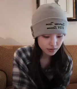 yeji singing ryujin’s runaway in her live today 🖤 #itzy #ryeji #ryujin #yeji 