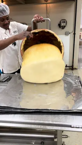 You asked for it! Here’s what happens before the famous Watson’s #spongecandy #flop  #chocolateshop #candystore #chocolate #buffalosbest  #chocolate #716 #alwayswatsons 