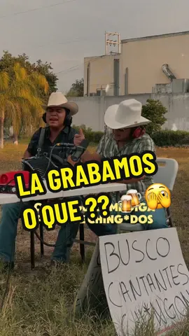 Que les parece este rolon 🍻🔥🔥 gracias compare @Héctor del Norte por la invitacion!! 🙌🏻🥃🥃 #losnuevosfederales #musicanorteña 