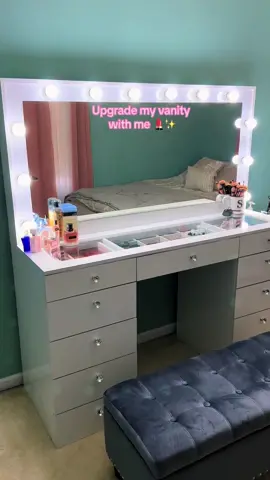 Took forever to setup but I’m OBSESSED #vanity #vanitysetup #makeup 