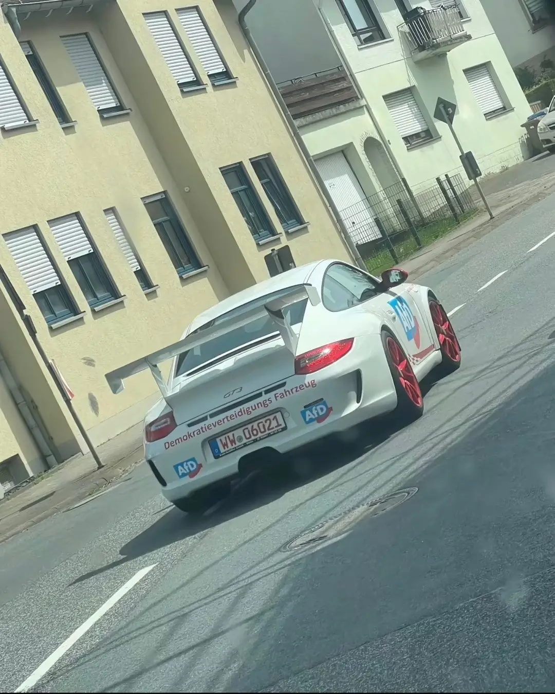 Für den schnellen Wahlerfolg #afd #krahtok #porsche #politik #supercar 