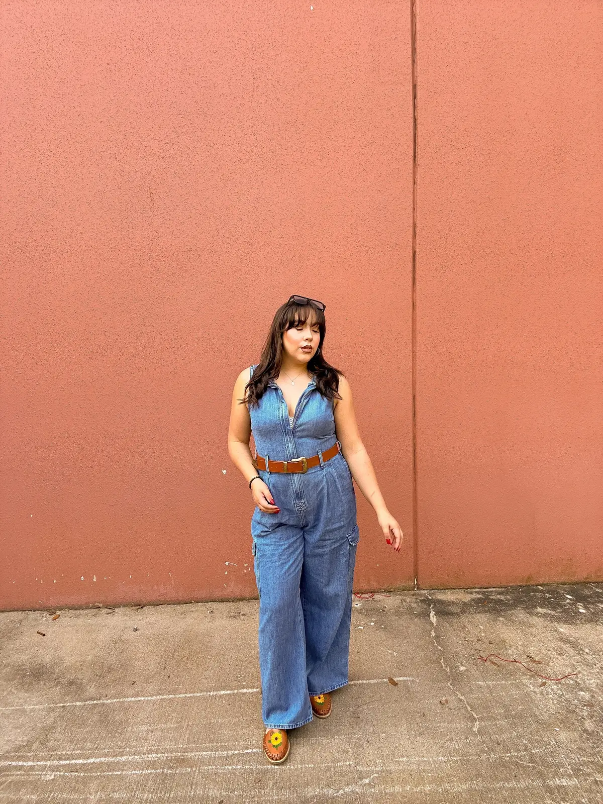 This jumpsuit from @target is IT!!! Bc i have a long torso its rare that jumpsuits fit me right but this one RIGHT HERE fit me in all of the right places 😍 #creatorsearchinsights #denimjumpsuit #bestjumpsuit #jumpsuits #longtorsostyle #longtorsofashion #tjsdulcevida #heybitches #latinastiktok #latinacontentcreator #contentcreator #texas #fashion #sprinfashion #latinafashion #fashioninspo #latinafashion 