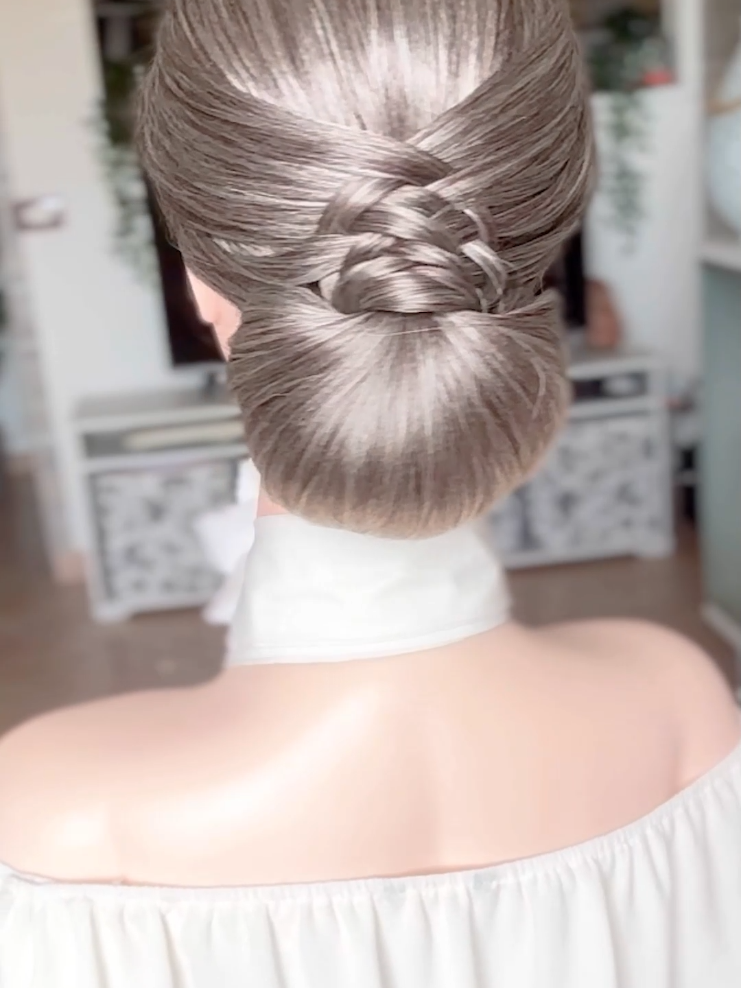 Effortless and chic hairstyle!  #braidsformyhair #braidsbraidsbraids #braidseason #braidupdo #updo #updohairstyles #Updostyles #hairstyles #hairtutorial #hairtips #hairtransformation #hairhack #hairgoals #hairglamvideos #hairideas #creativehair #frenchbraid #viraltiktok #dutchbraids #waterfallbraid #acconciature #peinados #hairtok #trending #summerhair #autumnhair #winterhair #hairgoals