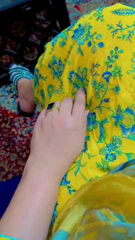 کبھی تنہا بھی خوش رہتے ہیں ہم۔ تو کبھی محفلوں میں بھی اُداس رہتے ہیں۰۰۰🤞🖇️🥀