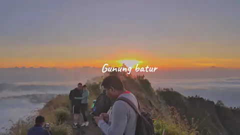 Makin rame aja nih di gunung batur #dji #drone #gunungbatur 