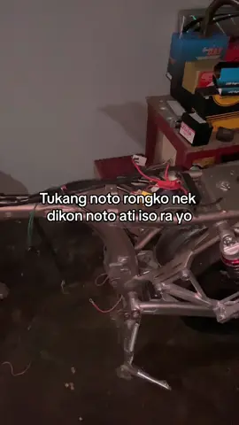 Wingi tukang noto kabel wes angkat tangan genti tukang noto rongko iso ra yo #cb125se #icikiwir #cb100 #fyp 