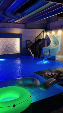 🌴🏊‍♂️🐚🫧 #fyp #Summer #summervibes #swimmingpool #bahrain #explore 