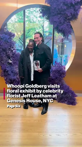 #WhoopiGoldberg paid a visit to the stunning floral installation by celebrity florist #JeffLeatham at #GenesisHouse and gifted Jeff a copy of her upcoming memoir 