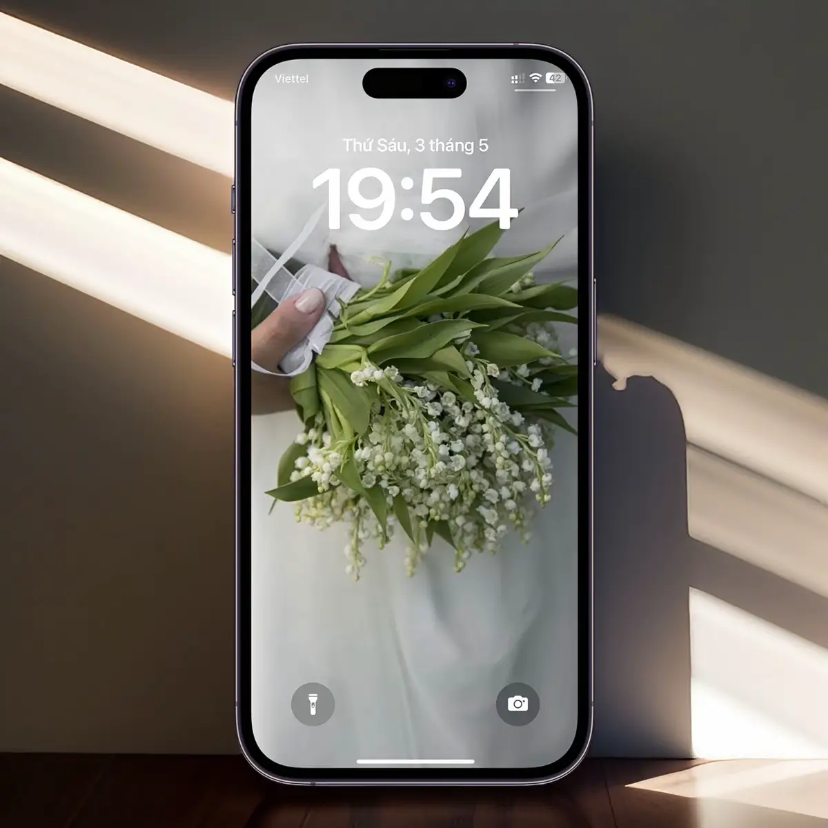 Chúc bạn sẽ luôn như đoá linh lan may mắn,anh lành và hạnh phúc  #hinhnen #hinhnendep #hinhnendienthoai #wallpaper #anhdep #xuhuong #viral 